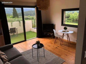 Studio dans les vignes de cassis